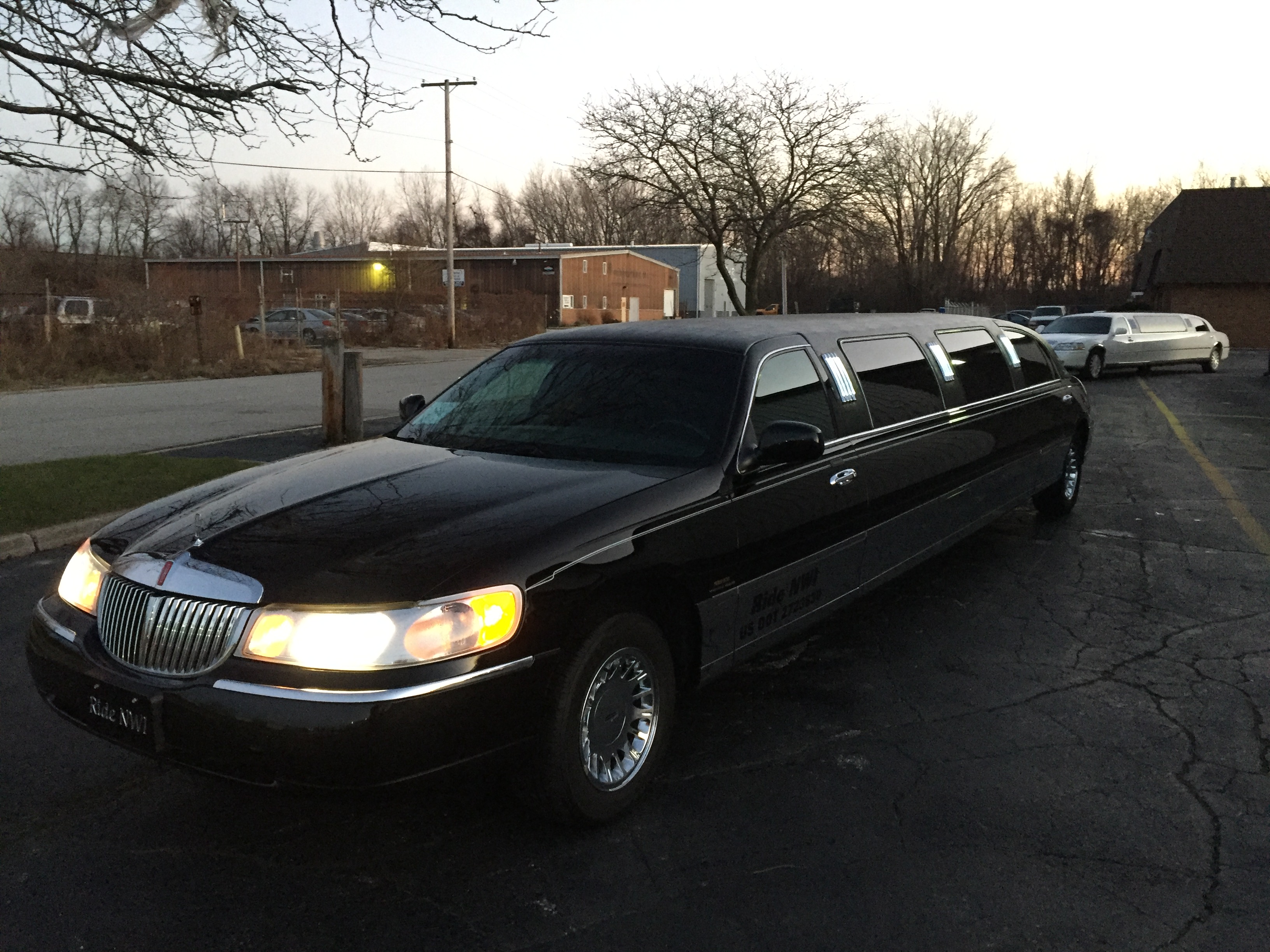 8 Passenger Limousine | Northwest Indiana | Ride NWI Car Service, Inc.